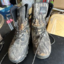 Itasca brand camouflage hunting boots equipped with 3M Thinsulate insulation