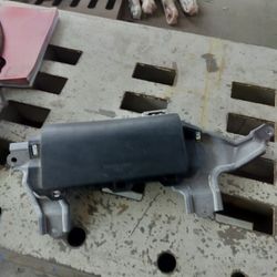 2022 Toyota Tundra Left Knee Bag 