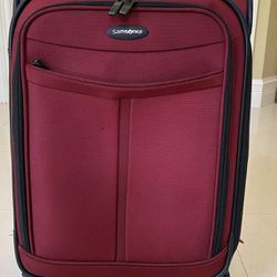 LUGGAGE, CARRY ON – SAMSONITE SOFTSIDE EXPANDABLE RED 21” CARRY ON SPINNER WHEEL LUGGAGE