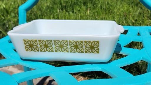 Vintage Pyrex dish