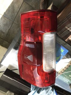 2016 Ford F-350 right tail light