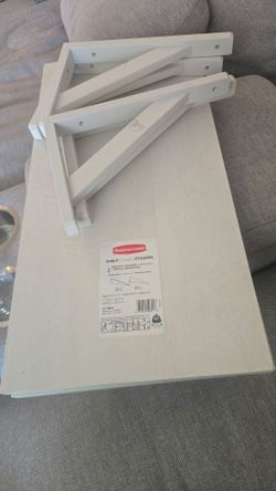 Rubbermaid shelves with brackets 2x