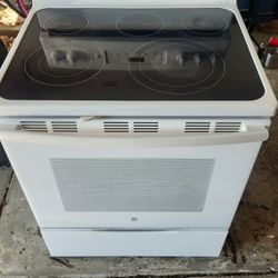 GE 30 inch Electric Range and Rangehood