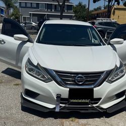 Car Nissan Altima 