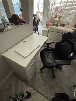 Desk + Chair 