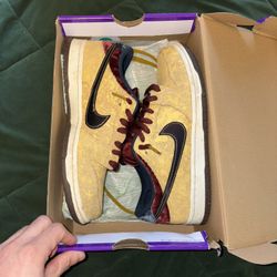 Nike Cinema Dunks  Men Size 8 