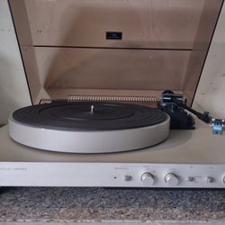 Vintage Harman Kardon T45 Turntable. Free HK Receiver 