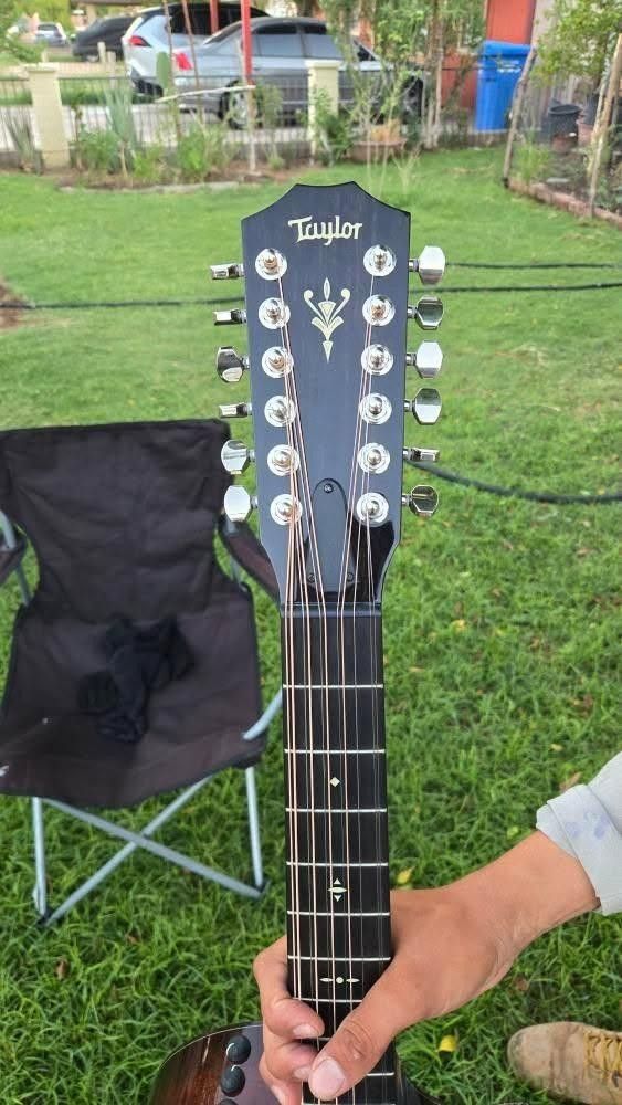 Guitarra Taylor 56ce