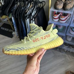 MOVING - Yeezy Boost 350 V2 “Semi Frozen Yellow” – Size 9