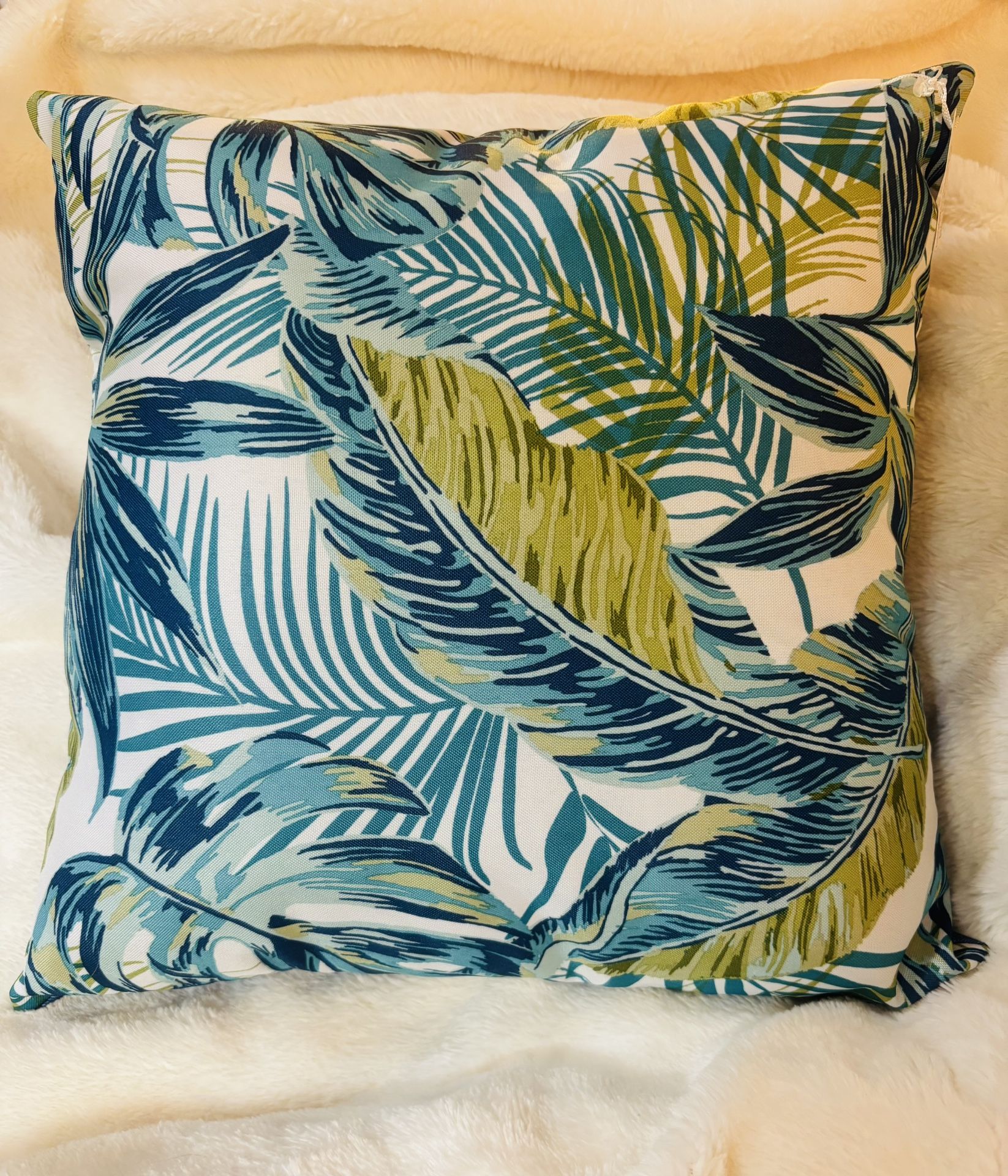 Feathered / Plant Leaves Throw Pillow