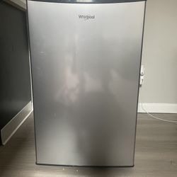Whirlpool Mini-fridge