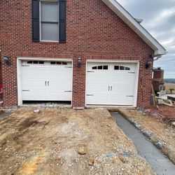 2 8ft X9ft Garage Doors 