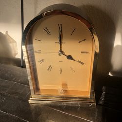 Vintage Howard Miller Quartz Mantel Or Desk Clock 