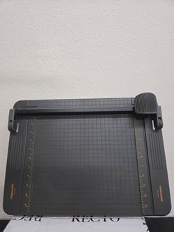 FISKARS Desktop cutting Board paper 12"
