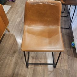 Free 4 bar / counter chairs