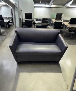 Modern Executive Leather Loveseat – Premium Reception Seating – From $500 📦 Florida