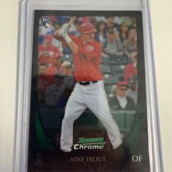 Mike Trout Bowman Chrome Rookie card
