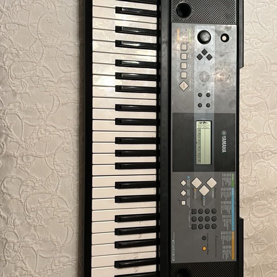 61 key PSR E233 Yamaha Keyboard Piano for Sale in Oklahoma City OK OfferUp