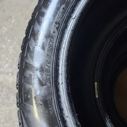 used blizzak ws80 215/55/r17  6/32  Snow tires