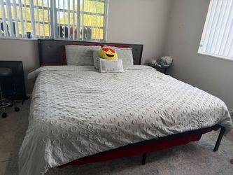 King bed with mattress