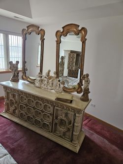 Bed Room Dressers, Antic Looking Beautiful