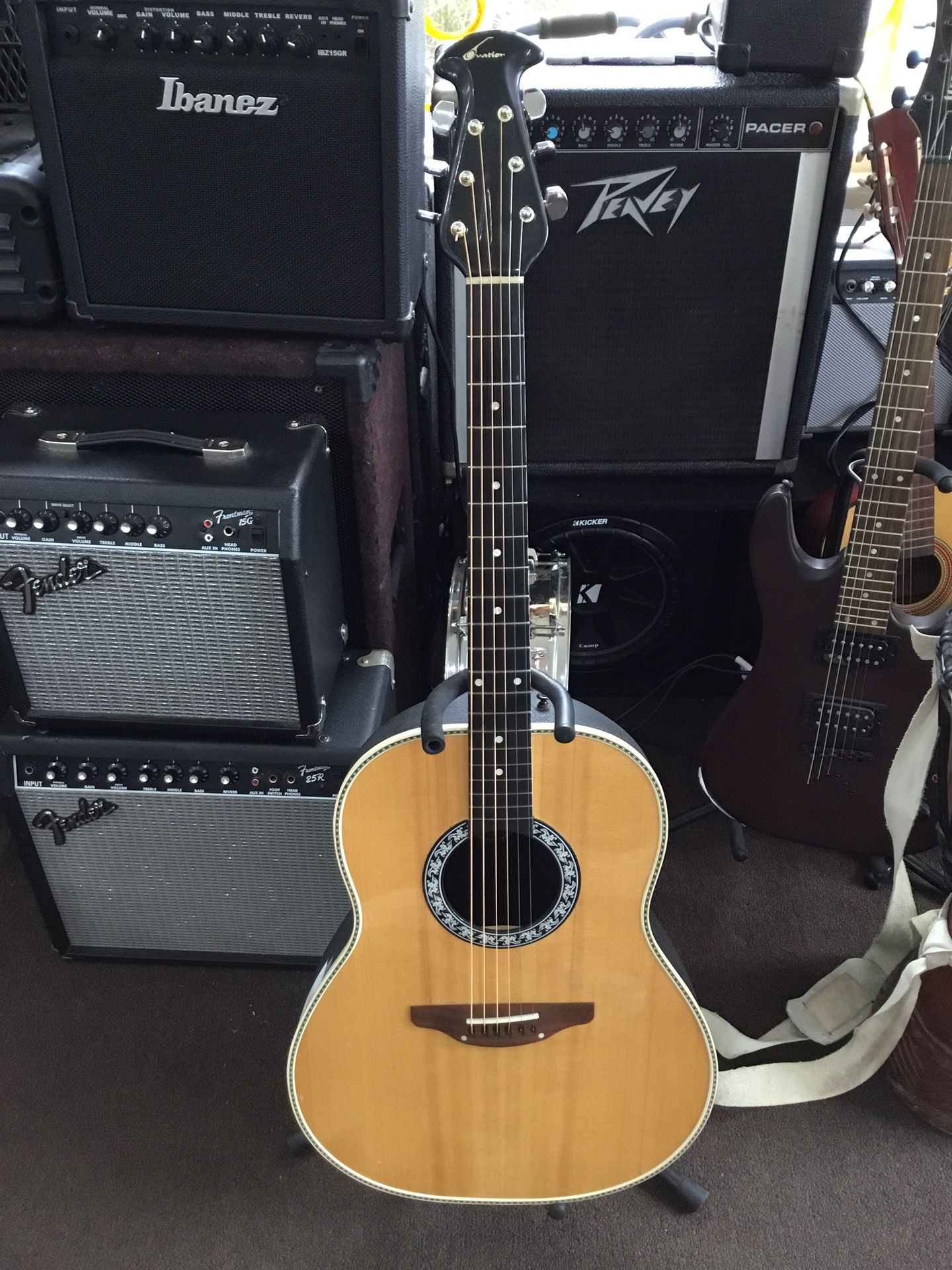 OVATION MATRIX 1132 ACOUSTIC ELECTRIC GUITAR (NO CASE)