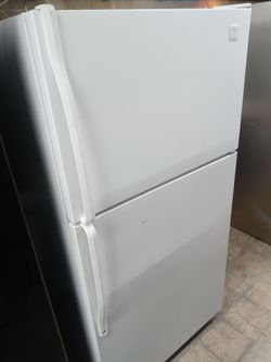 Whirlpool white top freezer refrigerator - Free delivery