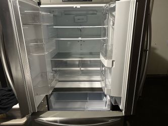 Stove, washer dryer, 2x fridge