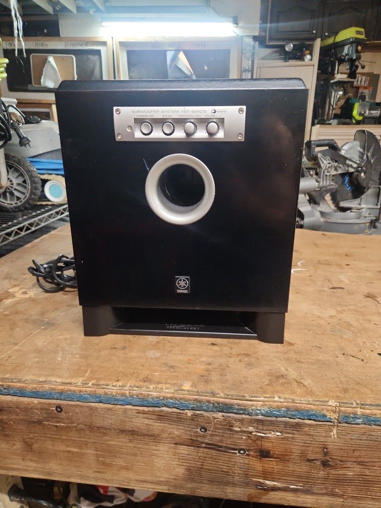 Yamaha Subwoofer Ystsw015