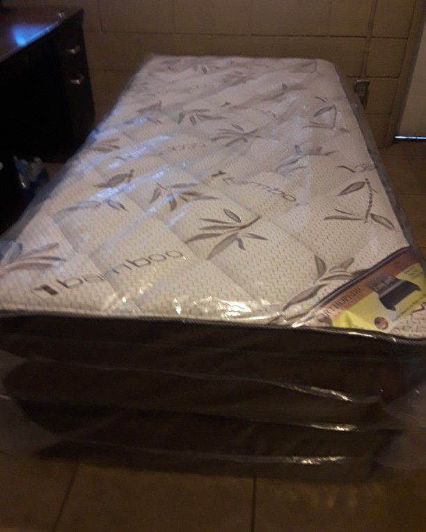Brand New Twin Size Pillowtop Mattress Included Box Spring and Free Delivery. 