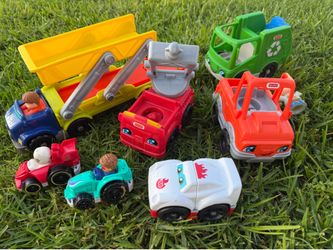 Little people lot. Little people play toys for toddlers!