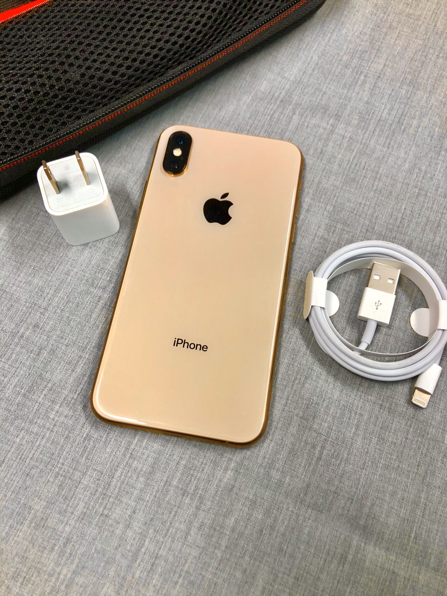 256Gb Gold iPhone XS - Factory Unlocked.