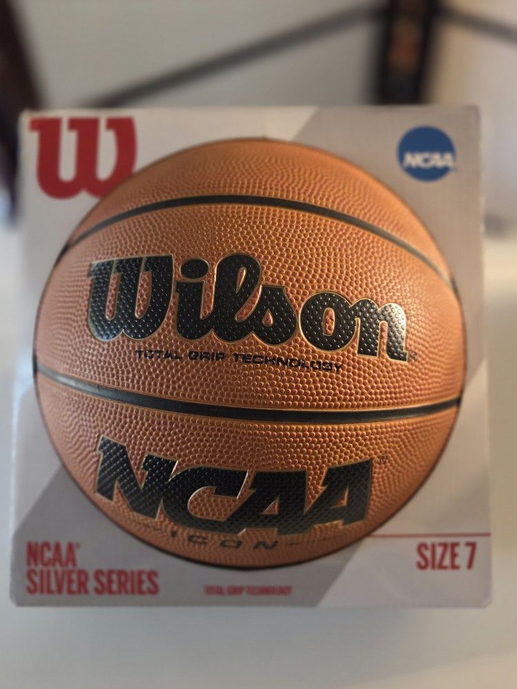 Wilson ICON Silver Series NCAA  29.5" Basketball: Indoor Outdoor Sports Ball for Ages 12+