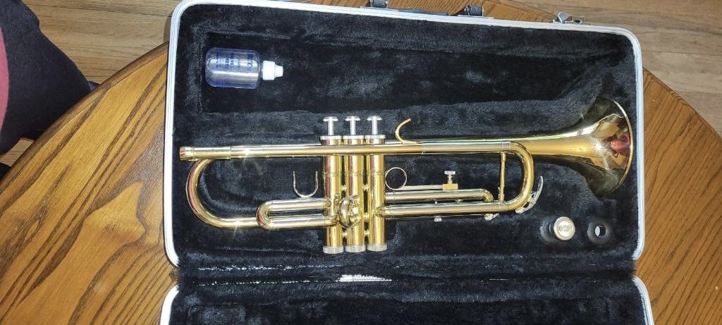 Giardinelli GTR-300 student Bb trumpet