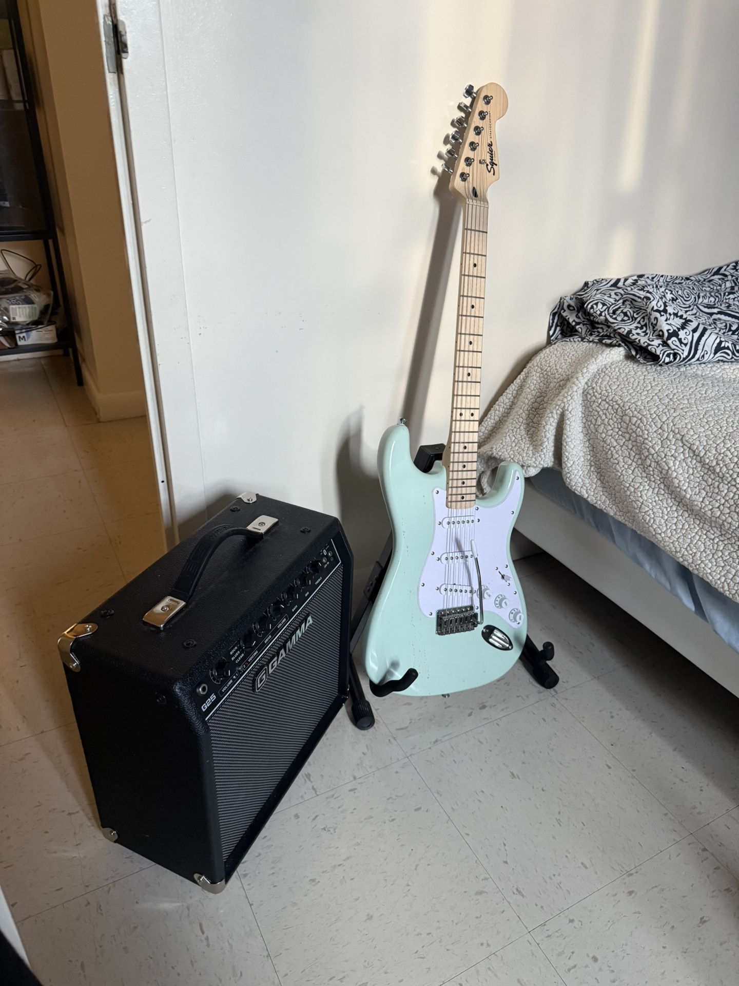 Electric Guitar & Amp