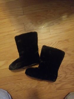 Furry slippers brown