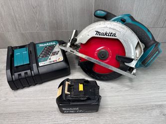 Makita XSS02 18V Lxt Lithium-ion Cordless 6-1/2 in. Lightweight Circular Saw (A1D035316)