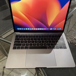 2017 Apple MacBook Pro Laptop