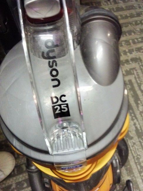 Dyson Vacuum Dc25