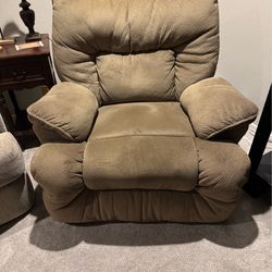 Recliner - Levin Furniture