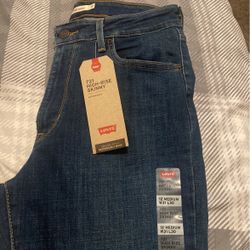 Women’s Levi Jeans 