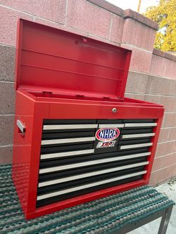 Craftsman metal tool box 26”x12”x8”.         10 drawers