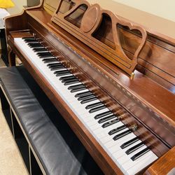 Kawai piano 
