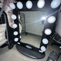 Vanity Girl Hollywood Mirror - MAKE AN OFFER
