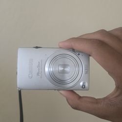 Canon PowerShot ELPH 320 HS Digital Camera!