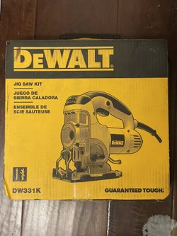 Dewalt 6.5 Amp Corded Variable Speed Jig Saw Kit with Kit Box DW331k