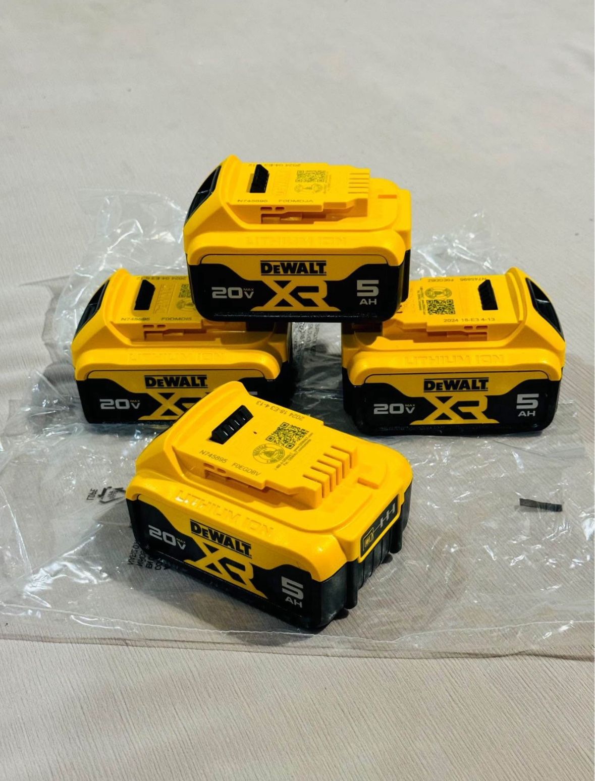 Dewalt 20v Max XR Lithium-Ion 5Ah Batteries (New)