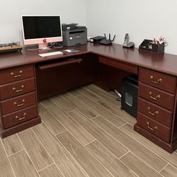 FREE EXECUTIVE  “L”  SHAPED DESK