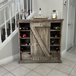 Liquor Cabinet (L40 W16 H39)