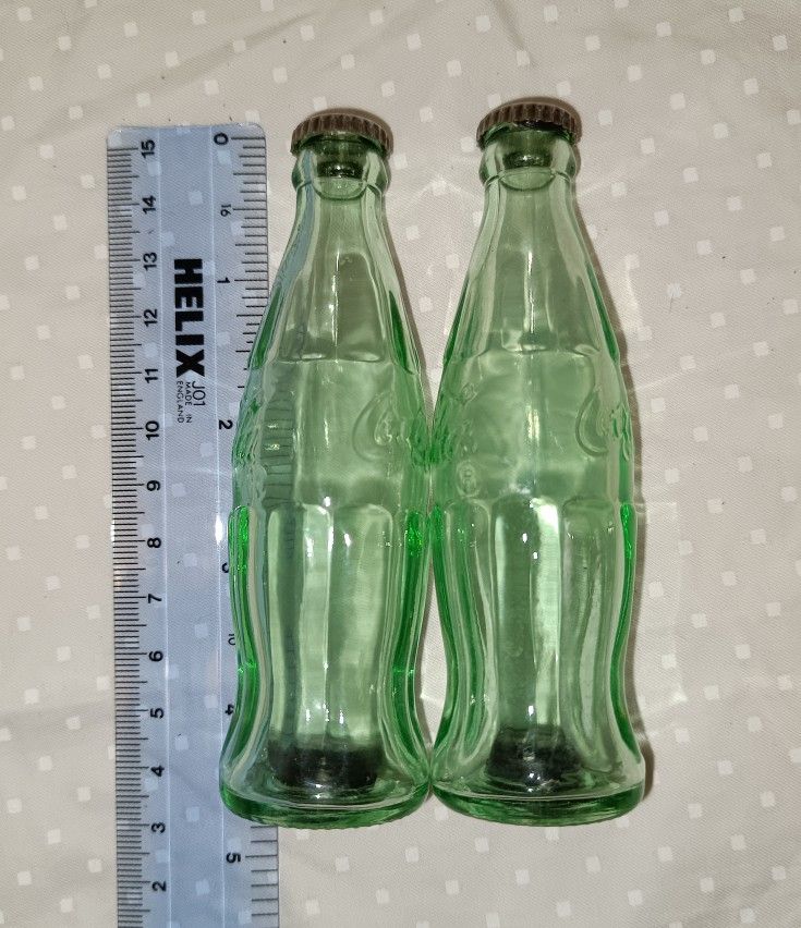 Coca-Cola Coke Mini Contour Bottle Salt and Pepper Shakers. Collectible and so cute! For the Coke fan / completist. NWOT never used.
